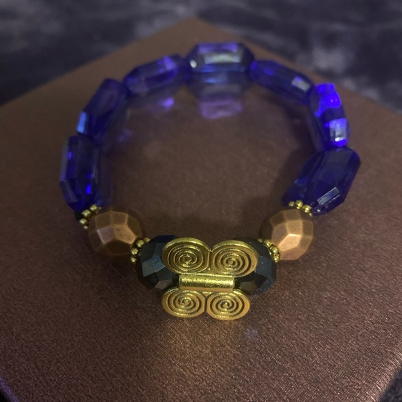 Bracelets - Picture 8 of 14